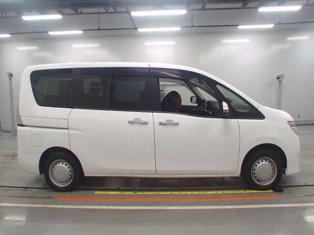 2015 Nissan Serena C26[2]