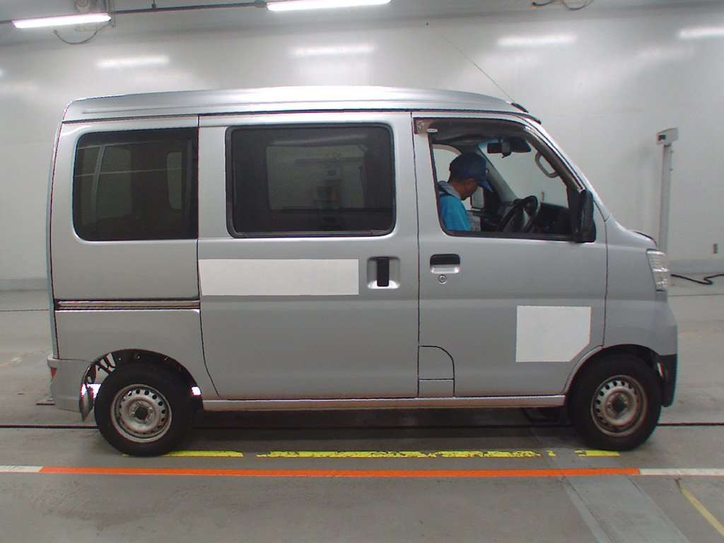 2018 Daihatsu Hijet Cargo S321V[2]