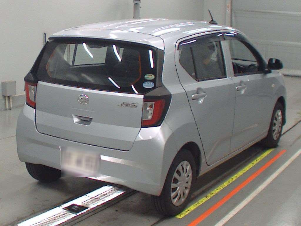 2017 Daihatsu Mira es LA350S[1]