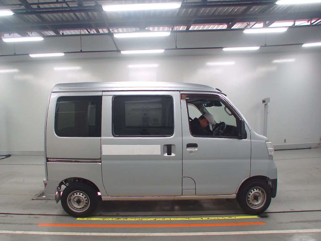 2018 Daihatsu Hijet Cargo S321V[2]