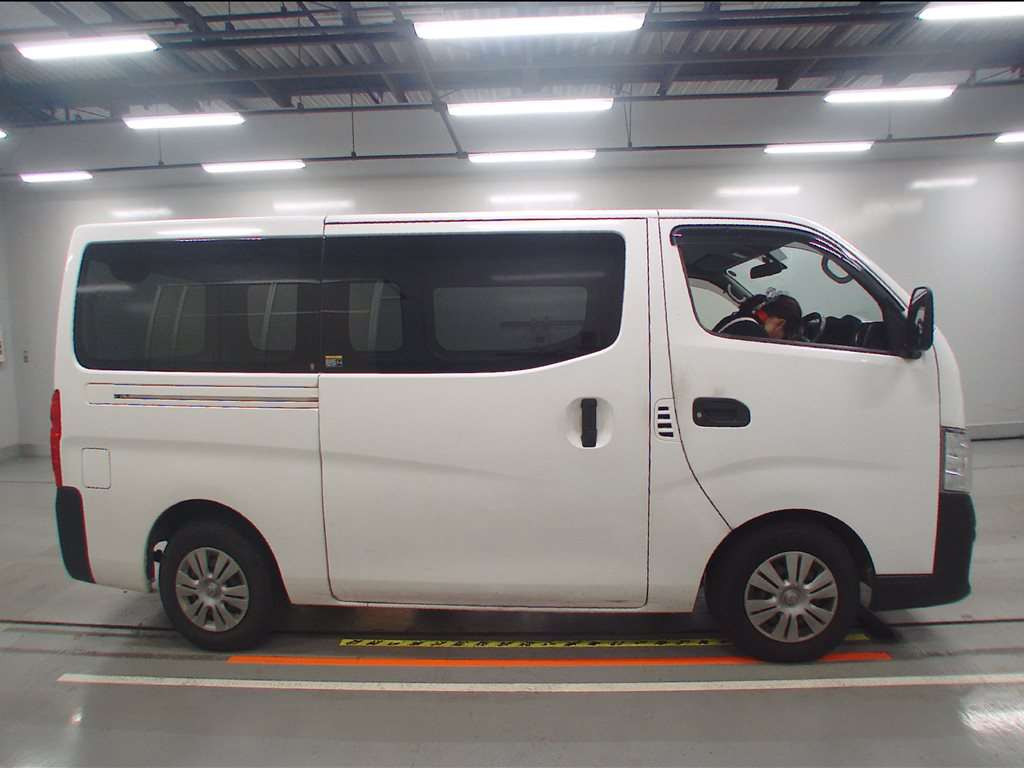 2019 Nissan NV350 CARAVAN VAN VR2E26[2]