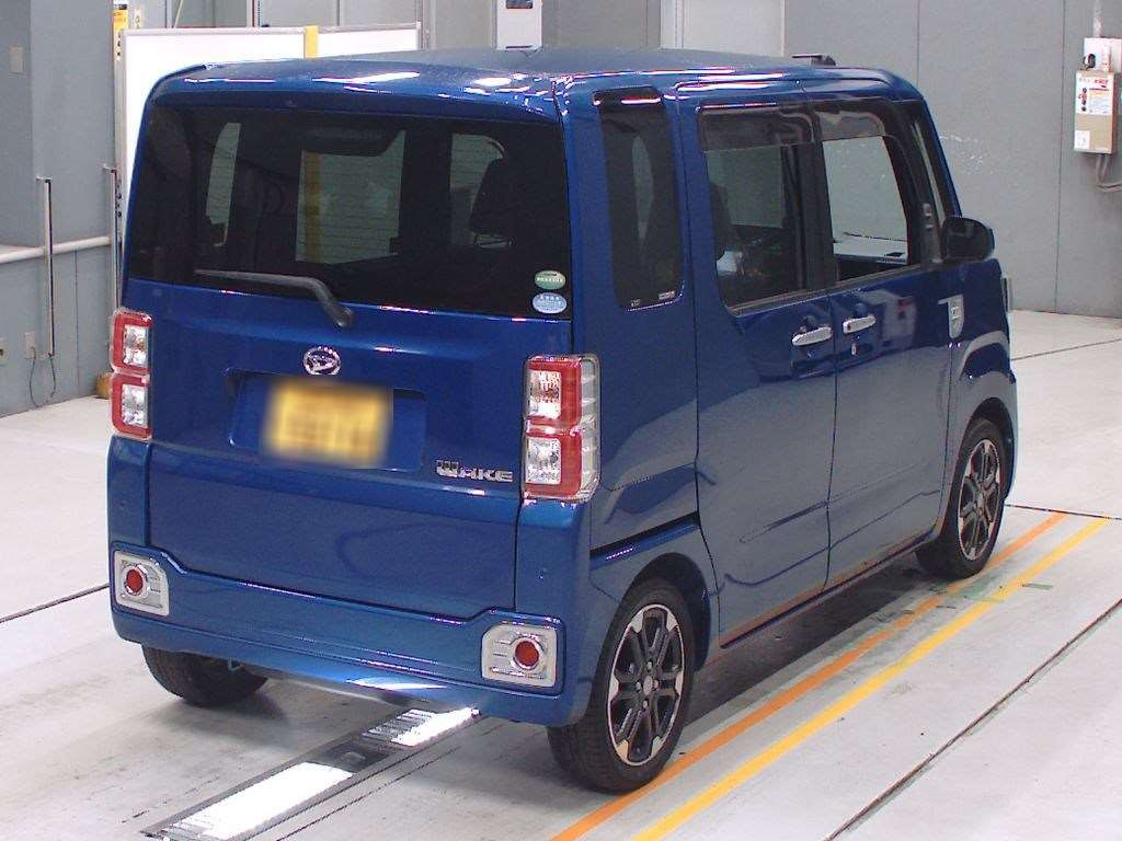 2017 Daihatsu Wake LA700S[1]