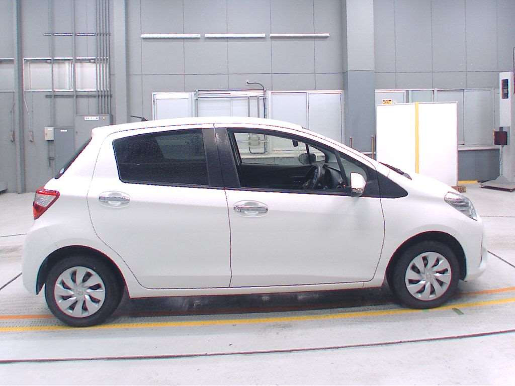 2020 Toyota Vitz KSP130[2]