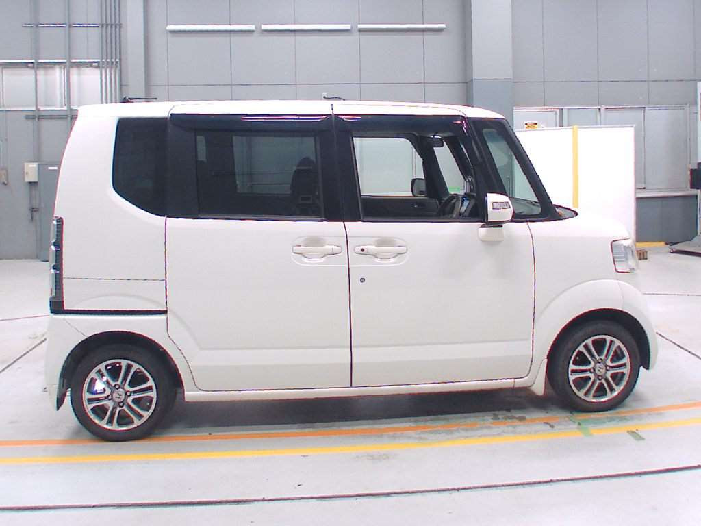 2013 Honda N-Box+ JF1[2]