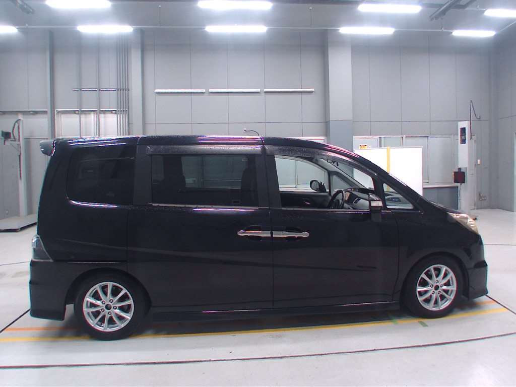 2008 Honda Step WGN RG1[2]