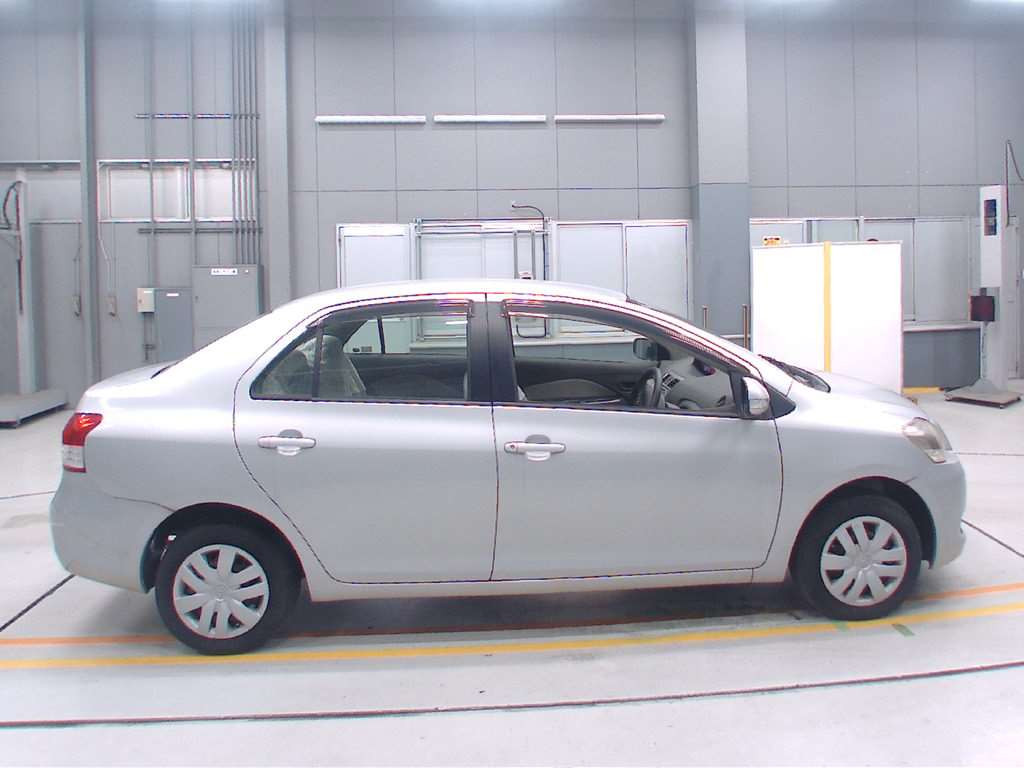 2010 Toyota Belta SCP92[2]