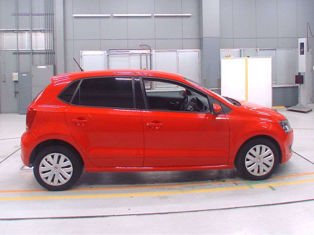 2011 Volkswagen Polo 6RCBZ[2]