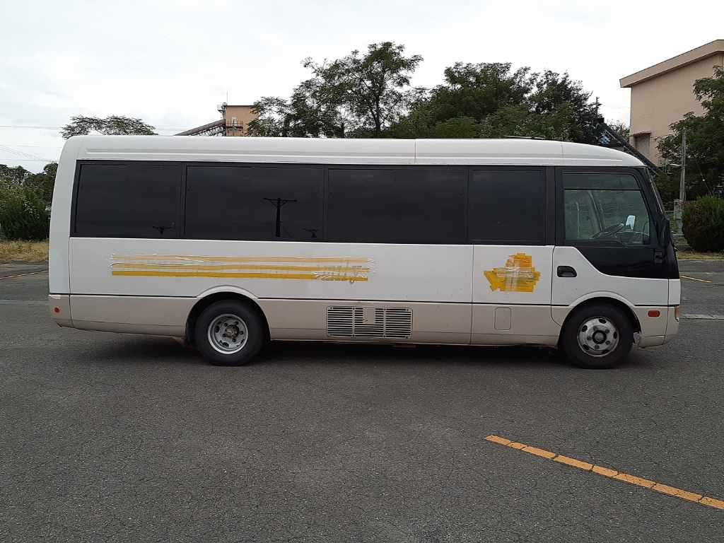 2004 Mitsubishi Fuso Rosa BE64DG[2]