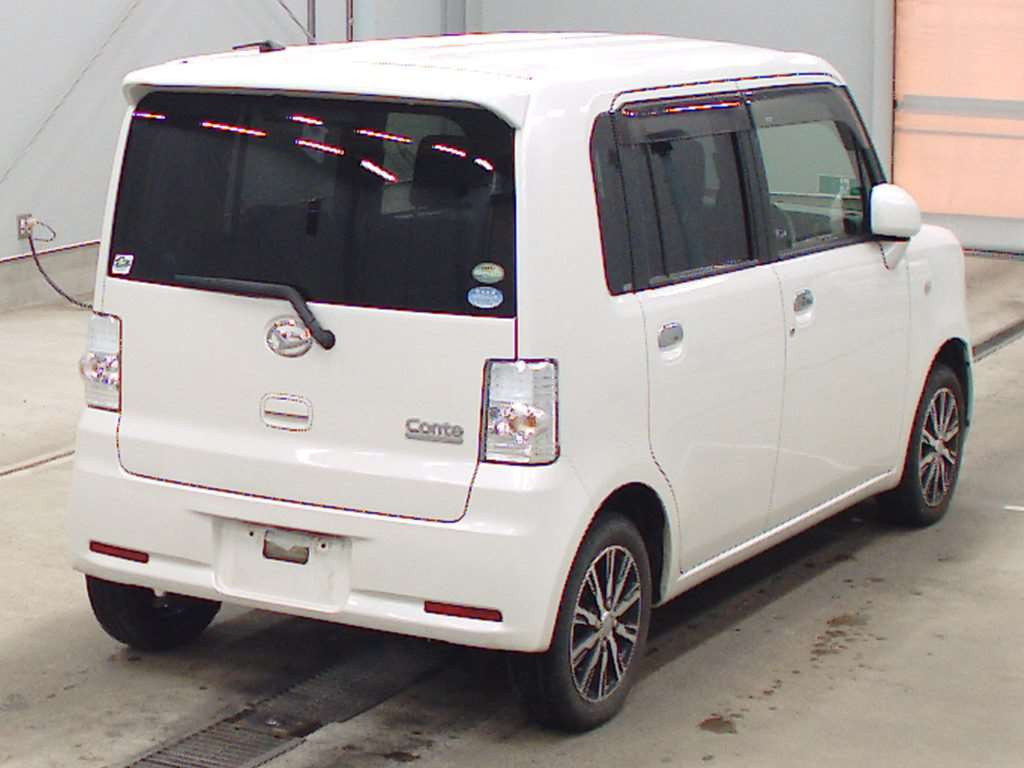 2015 Daihatsu Move Conte L585S[1]