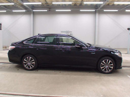 2019 Toyota Crown Hybrid