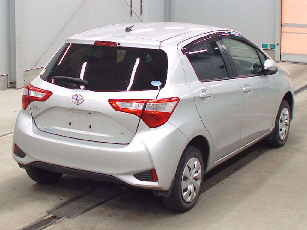 2017 Toyota Vitz NSP135[1]