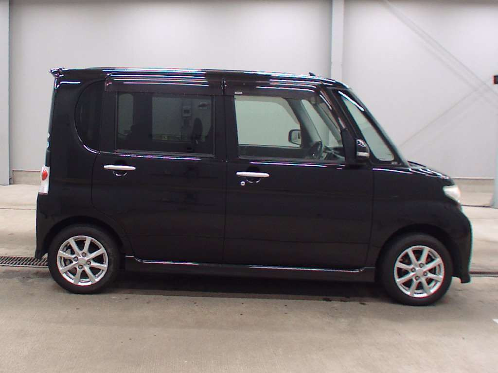 2010 Daihatsu Tanto Custom L385S[2]