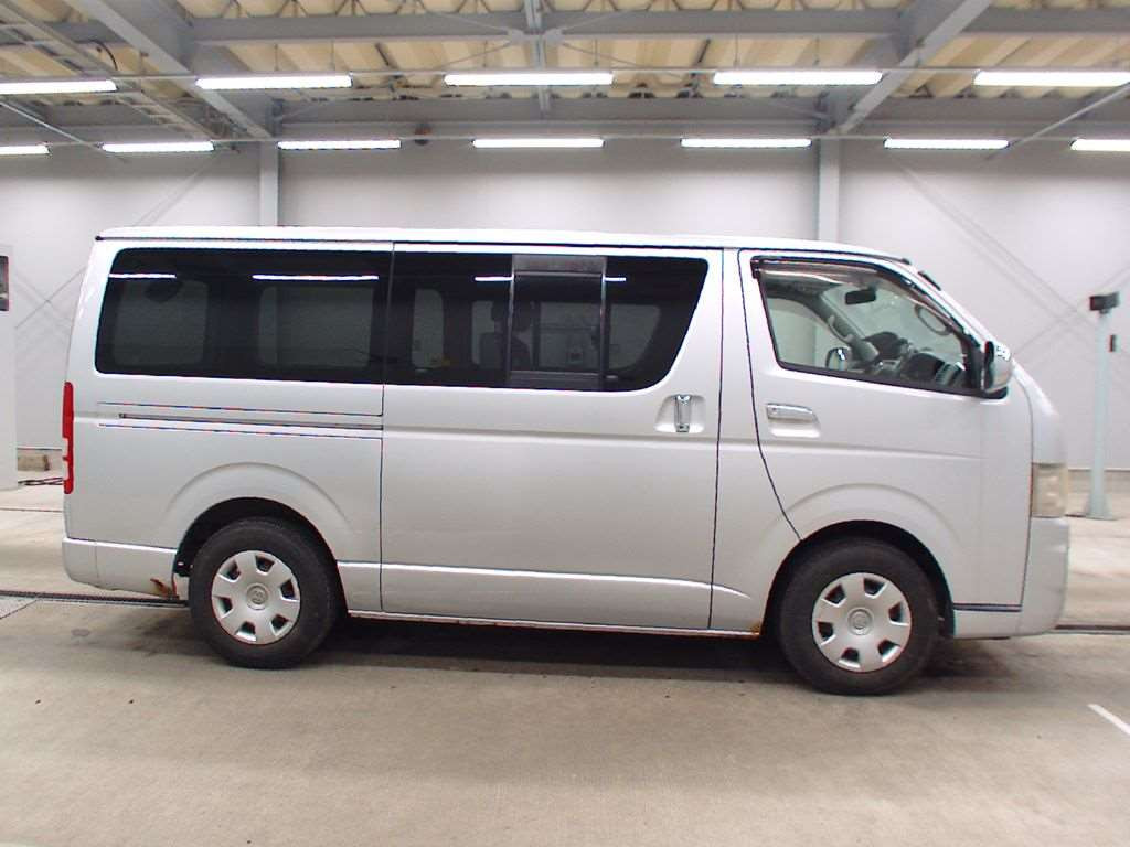 2005 Toyota Hiace Van KDH205V[2]