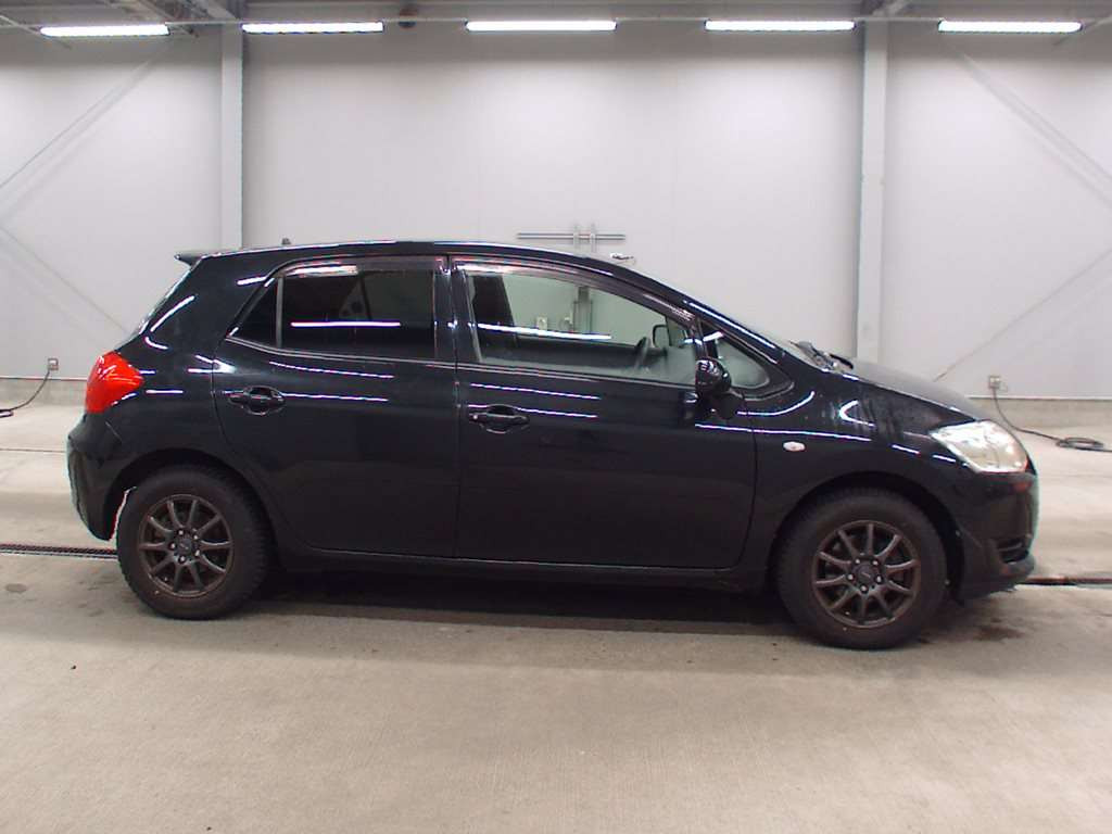 2008 Toyota Auris NZE154H[2]