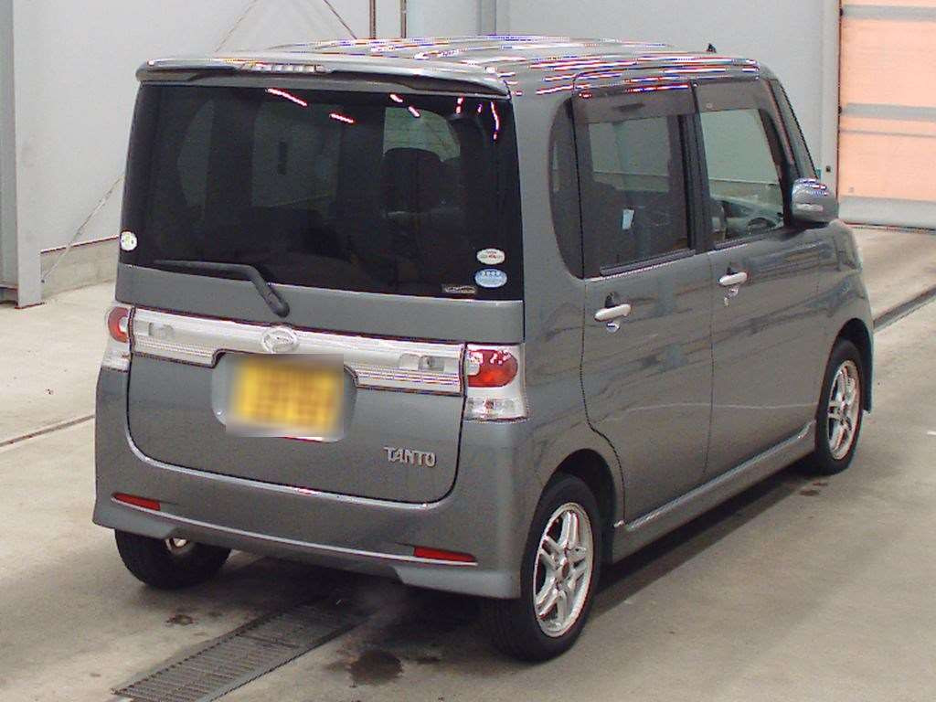 2010 Daihatsu Tanto Custom L375S[1]