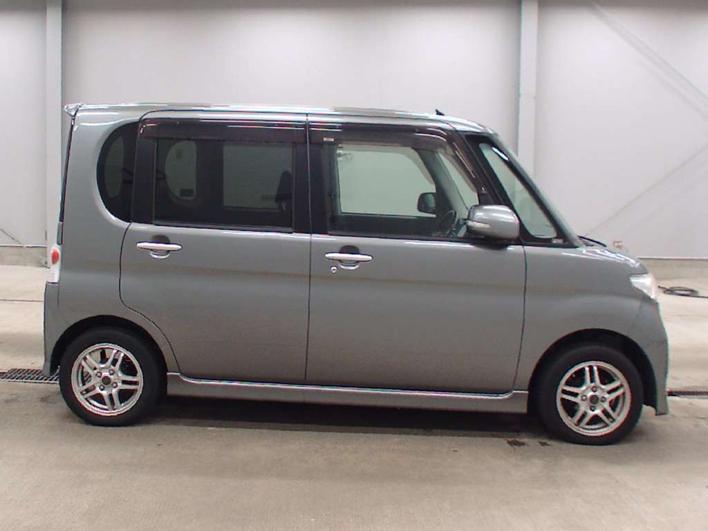 2010 Daihatsu Tanto Custom L375S[2]