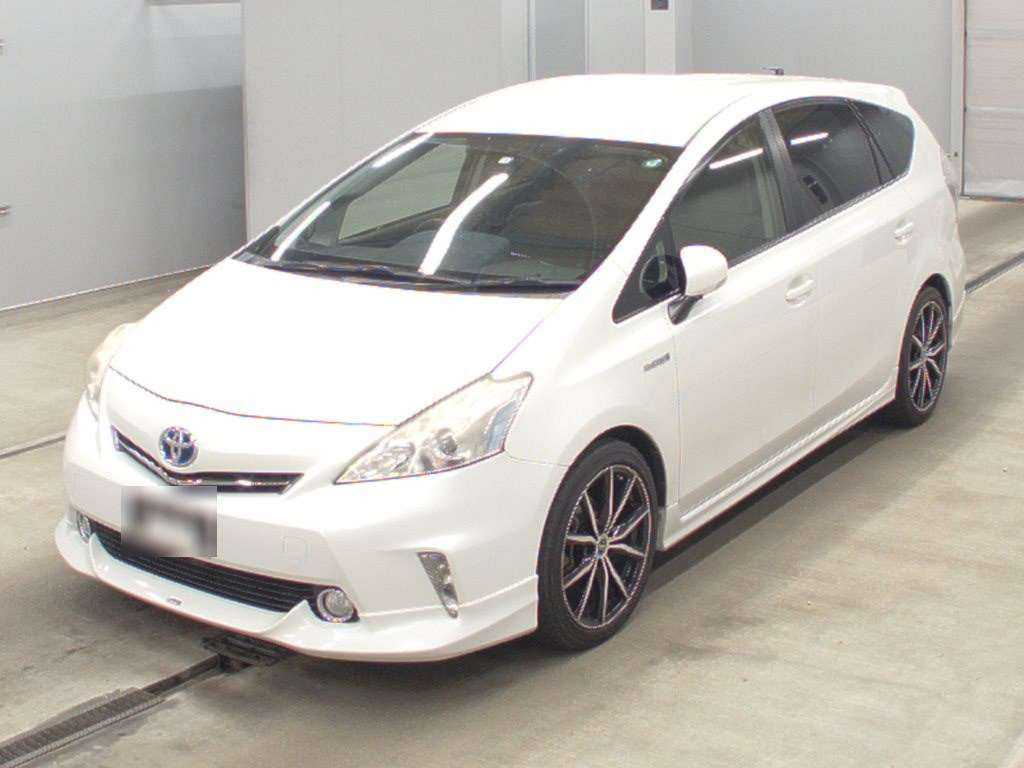 2014 Toyota Prius alpha ZVW41W[0]