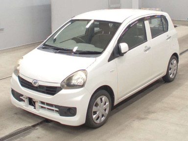 2013 Daihatsu Mira es