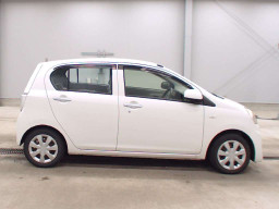 2013 Daihatsu Mira es