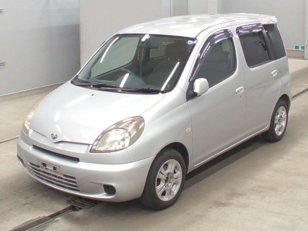 2002 Toyota Fun Cargo NCP25[0]