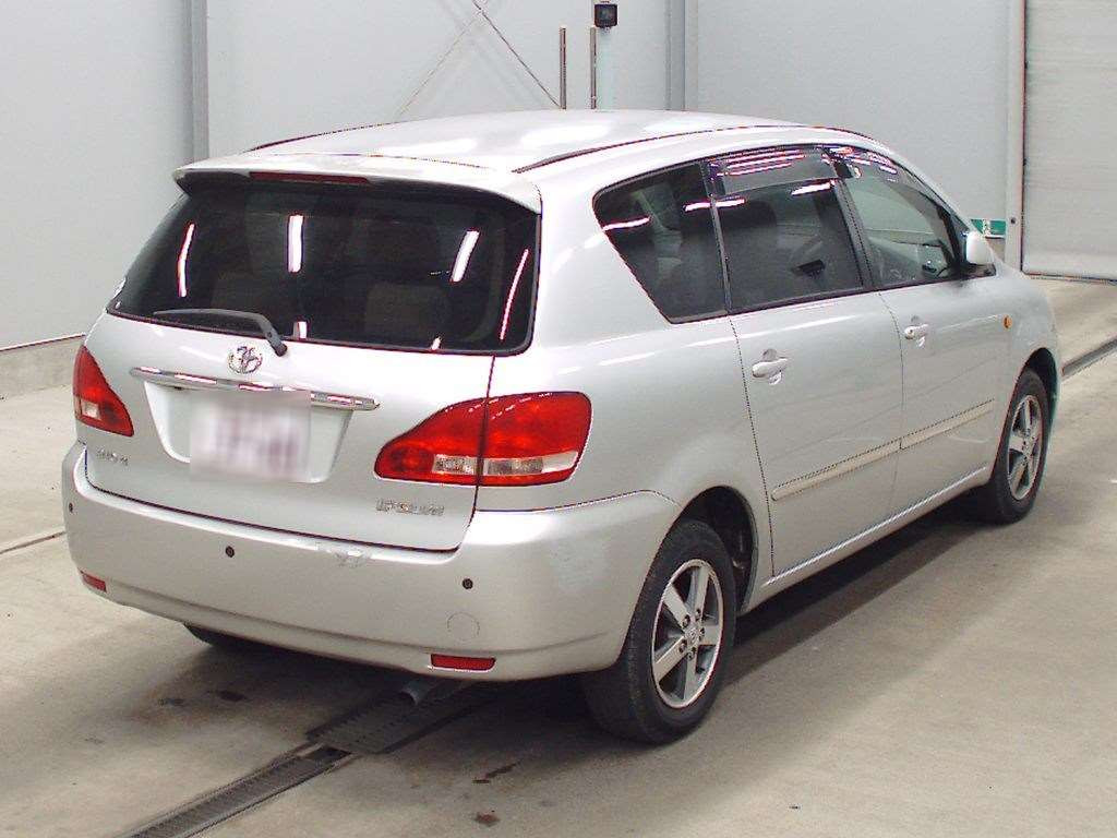 2001 Toyota Ipsum ACM26W[1]