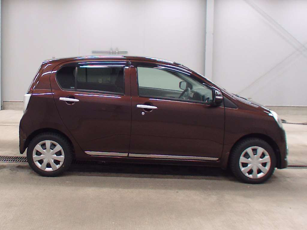 2011 Daihatsu Mira es LA310S[2]