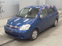 2005 Toyota Raum