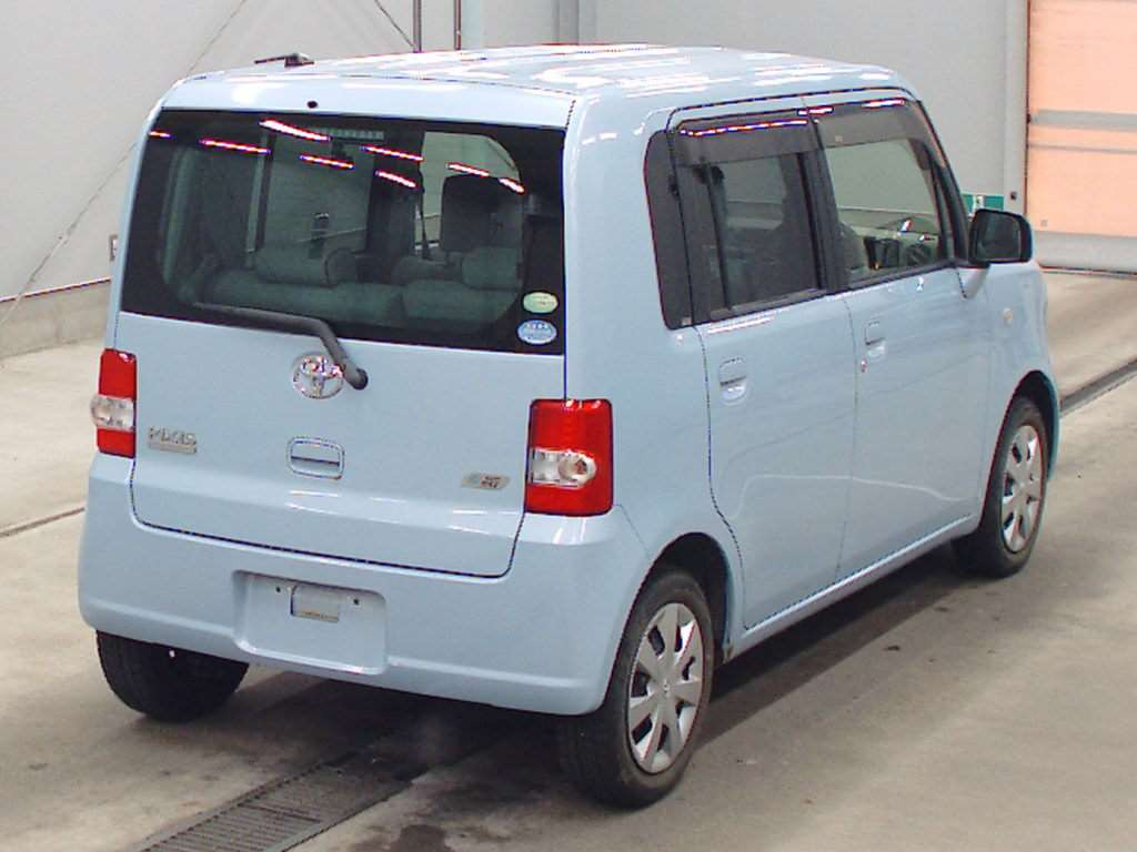 2012 Toyota Pixis Space L585A[1]