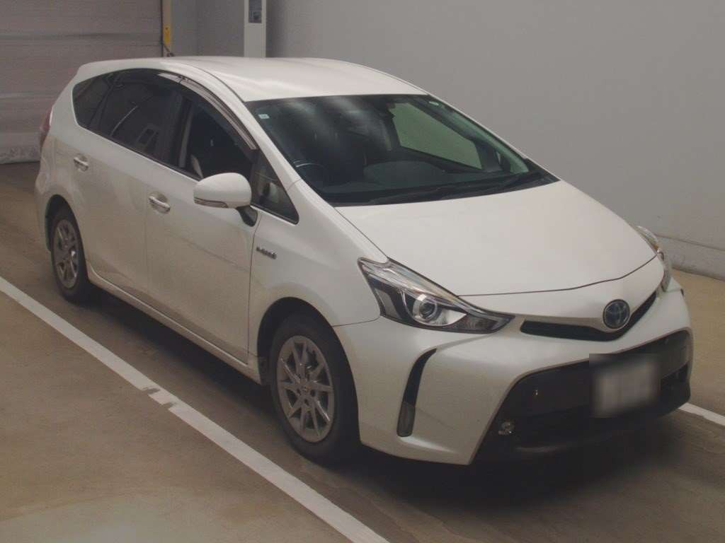 2017 Toyota Prius alpha ZVW40W[2]