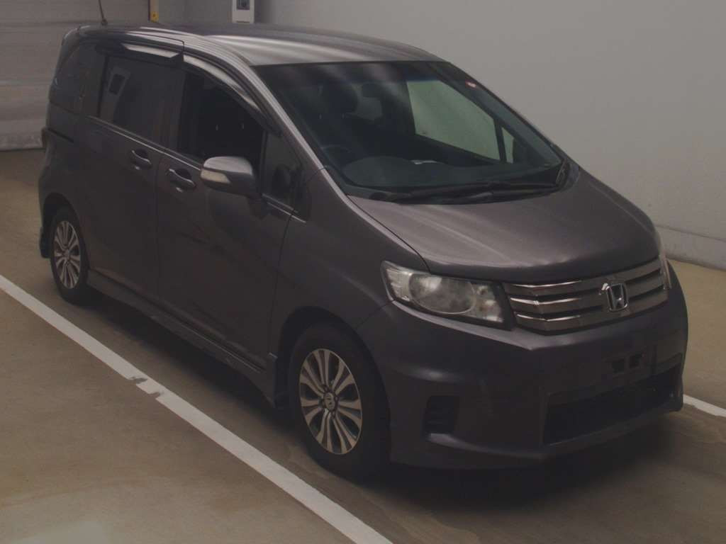 2014 Honda Freed Spike GB3[2]