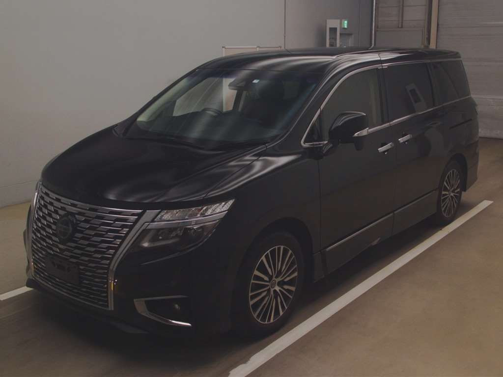 2022 Nissan Elgrand TE52[0]