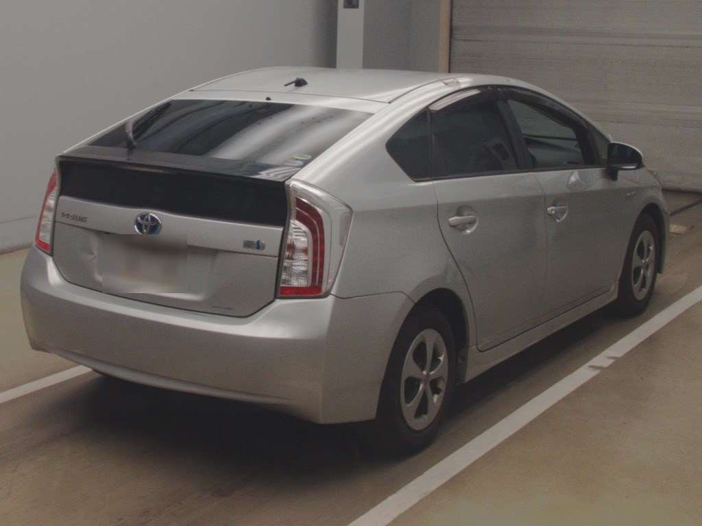 2013 Toyota Prius ZVW30[1]