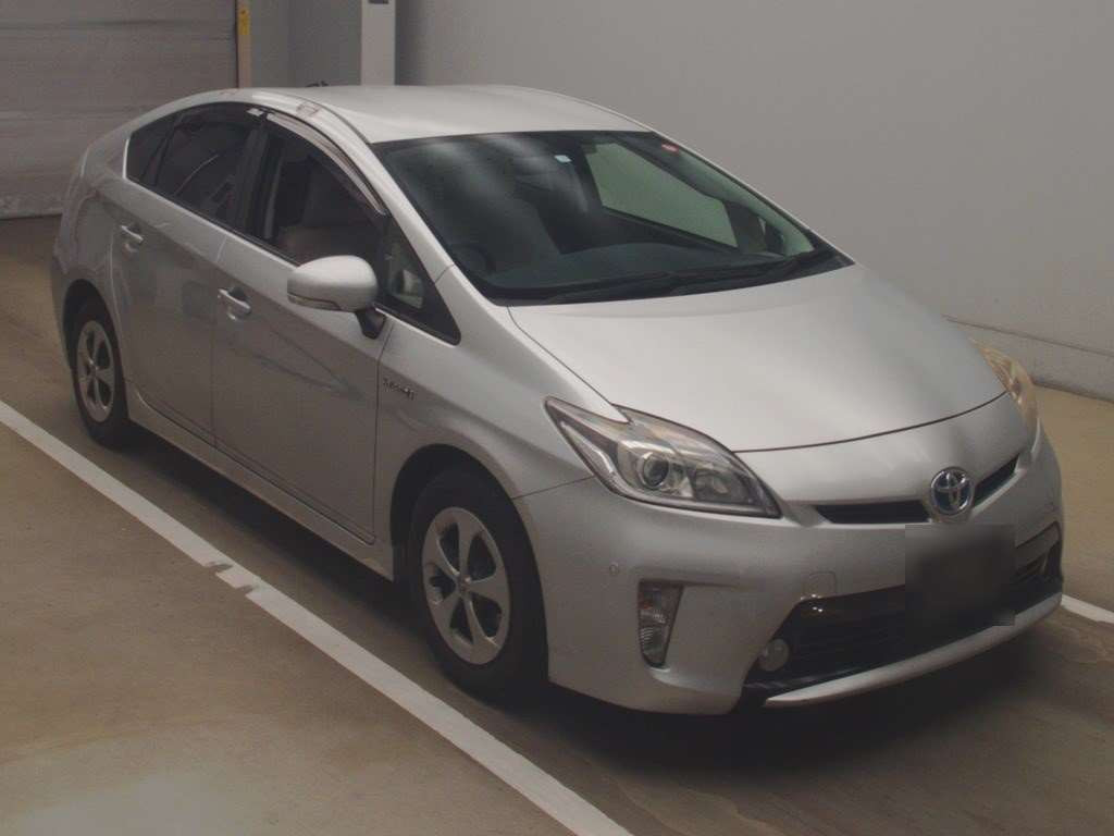 2013 Toyota Prius ZVW30[2]