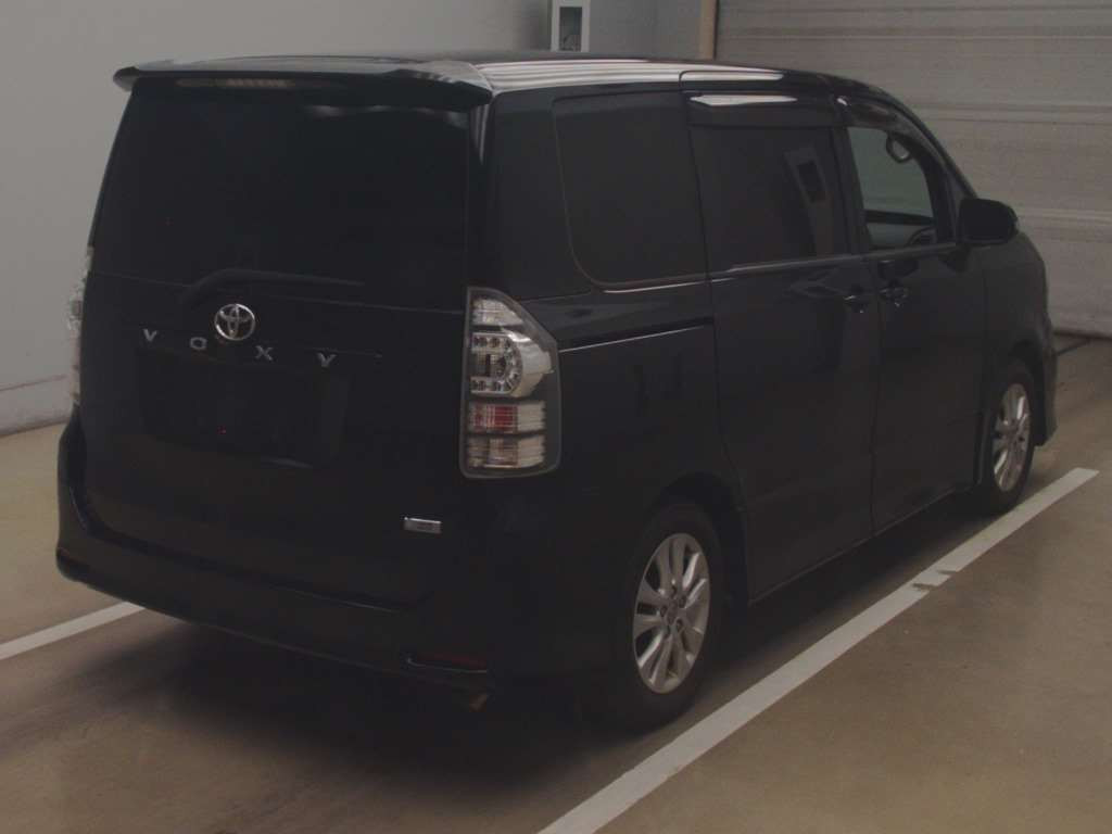 2010 Toyota Voxy ZRR70W[1]