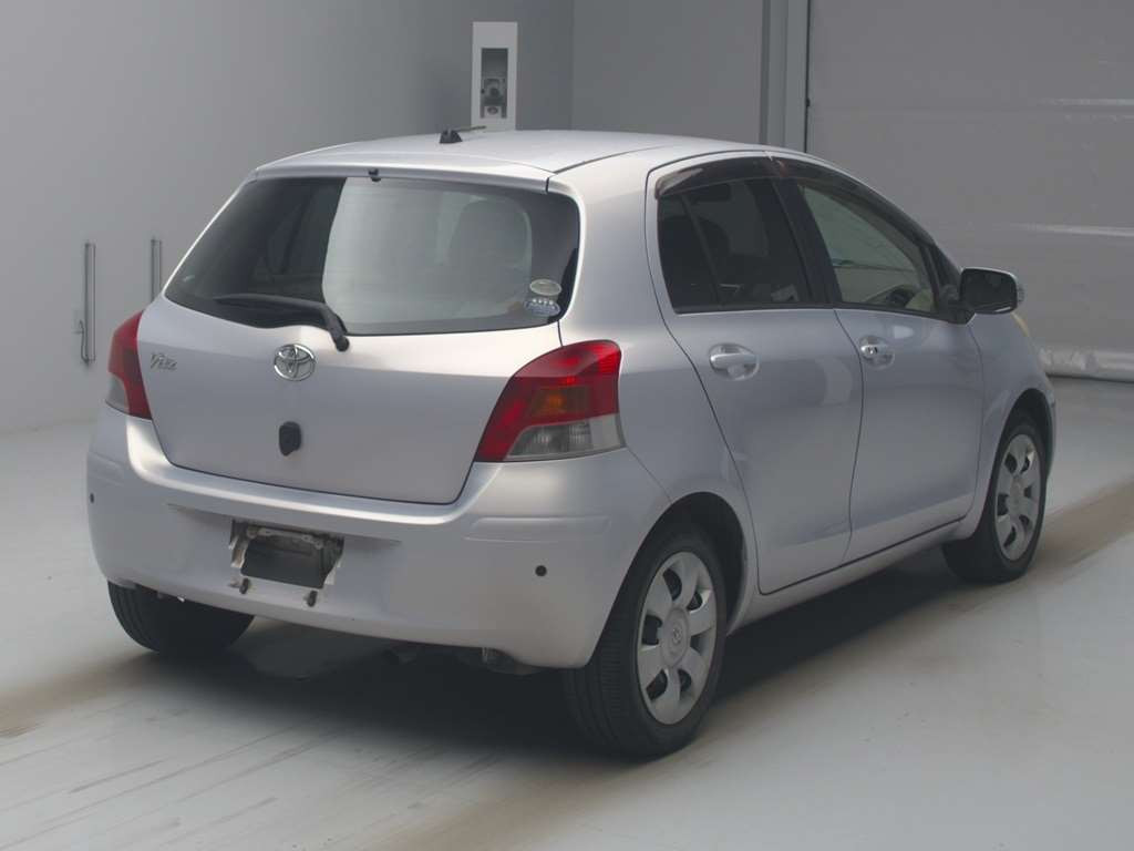 2007 Toyota Vitz SCP90[1]