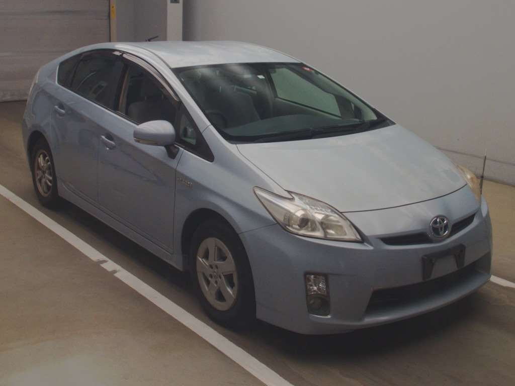 2010 Toyota Prius ZVW30[2]