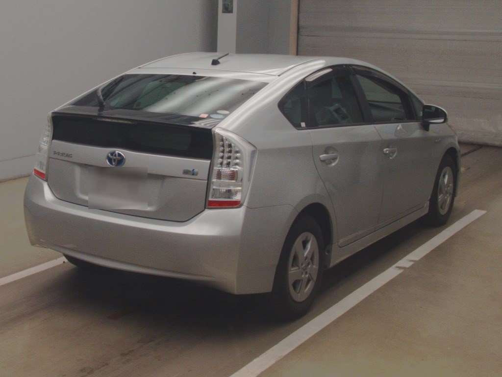 2010 Toyota Prius ZVW30[1]