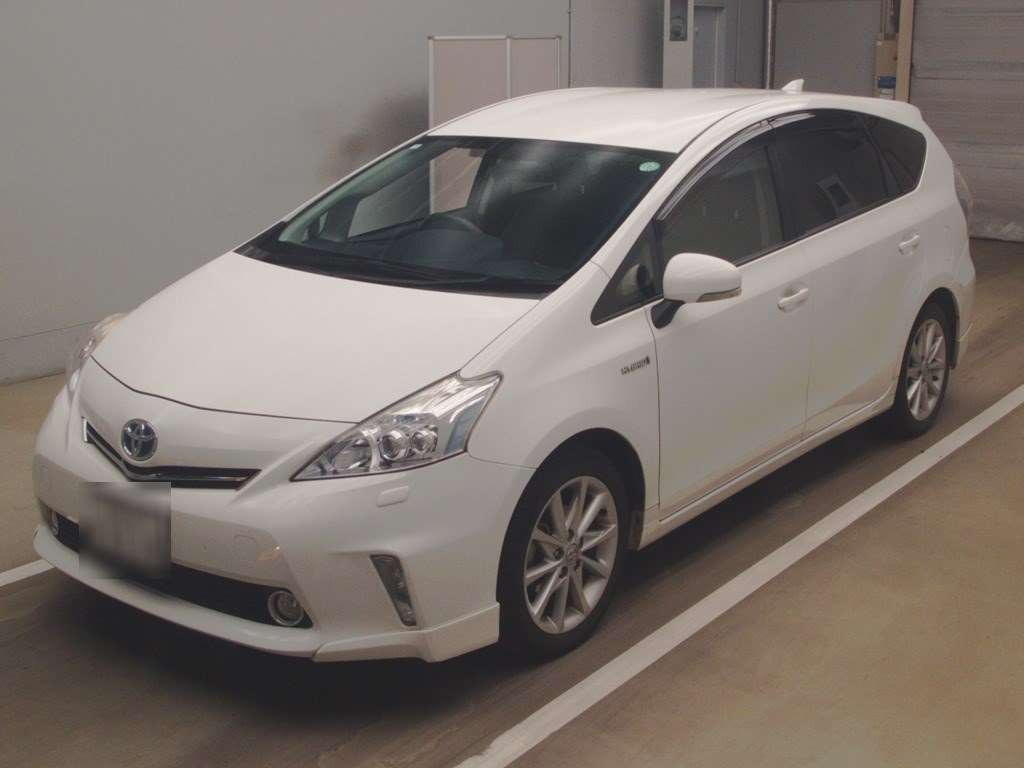 2014 Toyota Prius alpha ZVW41W[0]