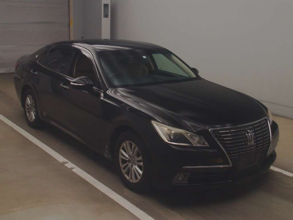 2013 Toyota Crown GRS210[2]