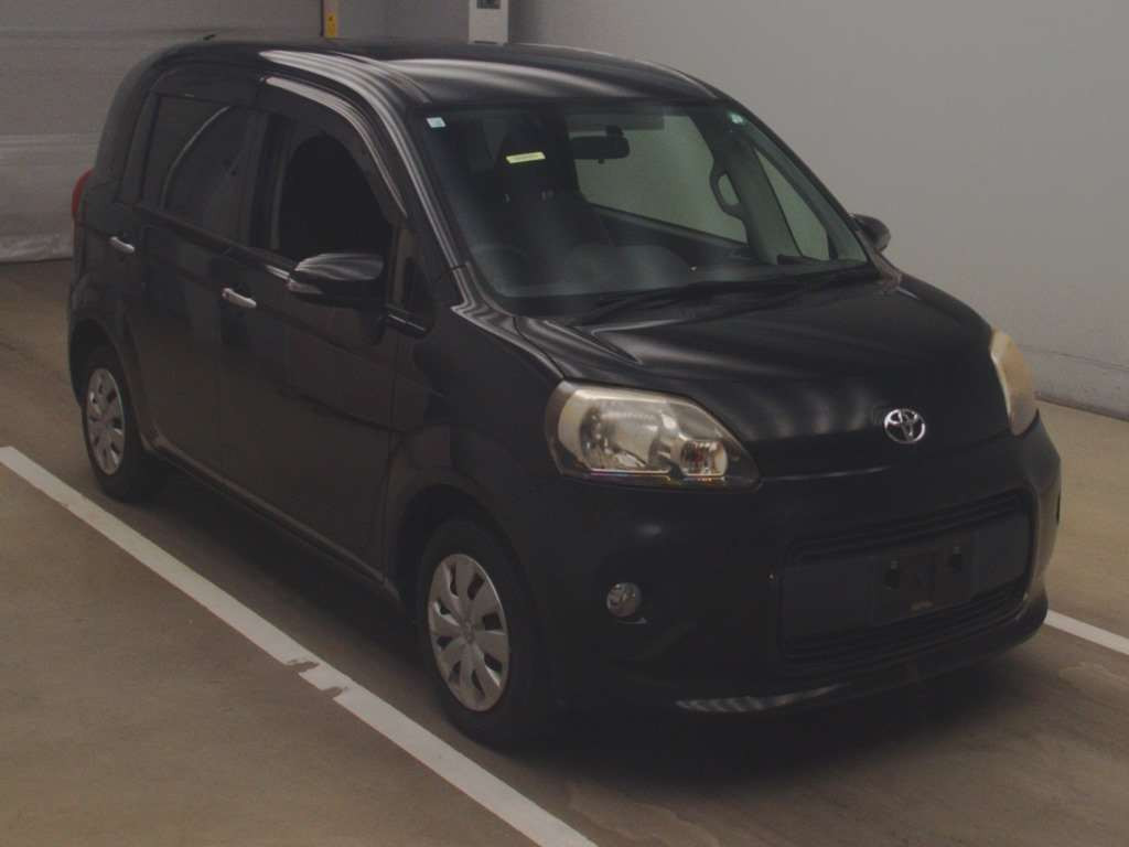 2012 Toyota Porte NSP140[2]