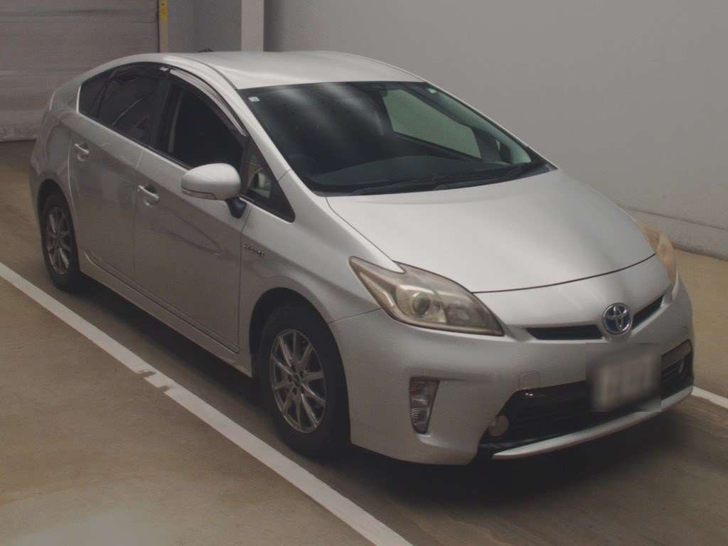 2012 Toyota Prius ZVW30[2]