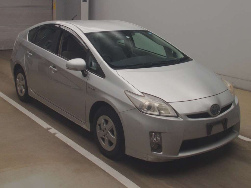 2010 Toyota Prius ZVW30[2]