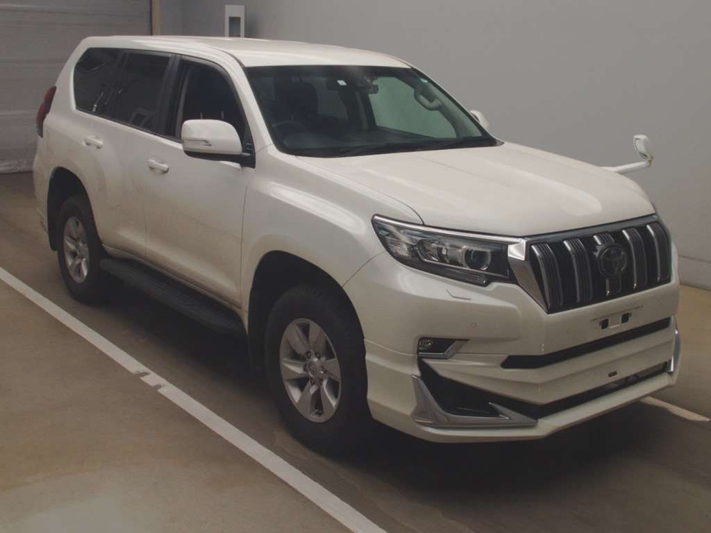 2023 Toyota Land Cruiser Prado TRJ150W[2]