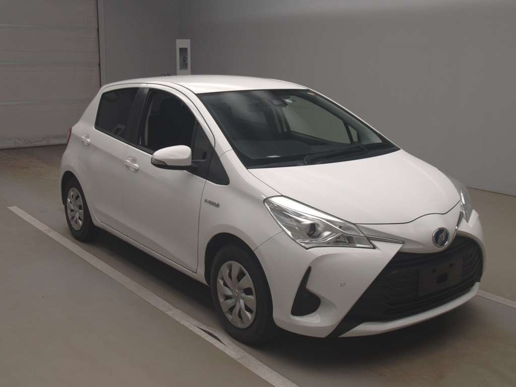 2019 Toyota Vitz NHP130[2]