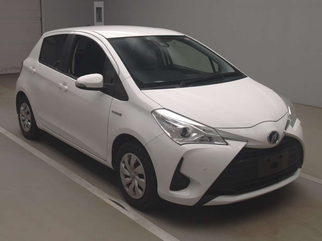 2019 Toyota Vitz NHP130[2]