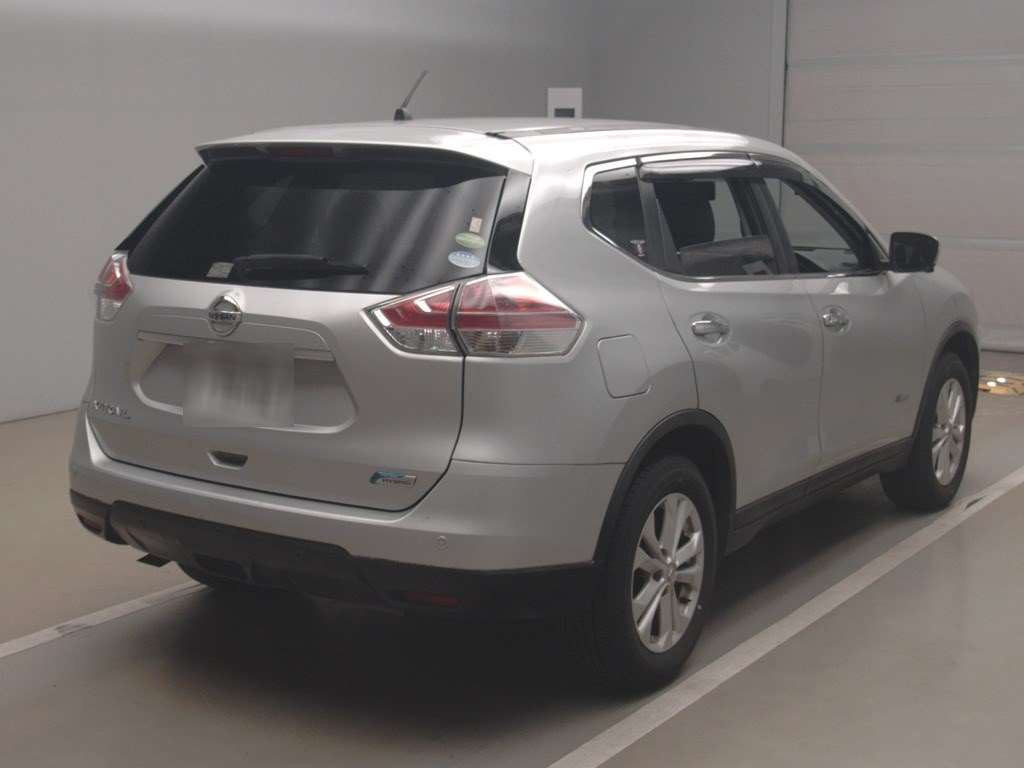 2016 Nissan X-Trail HNT32[1]