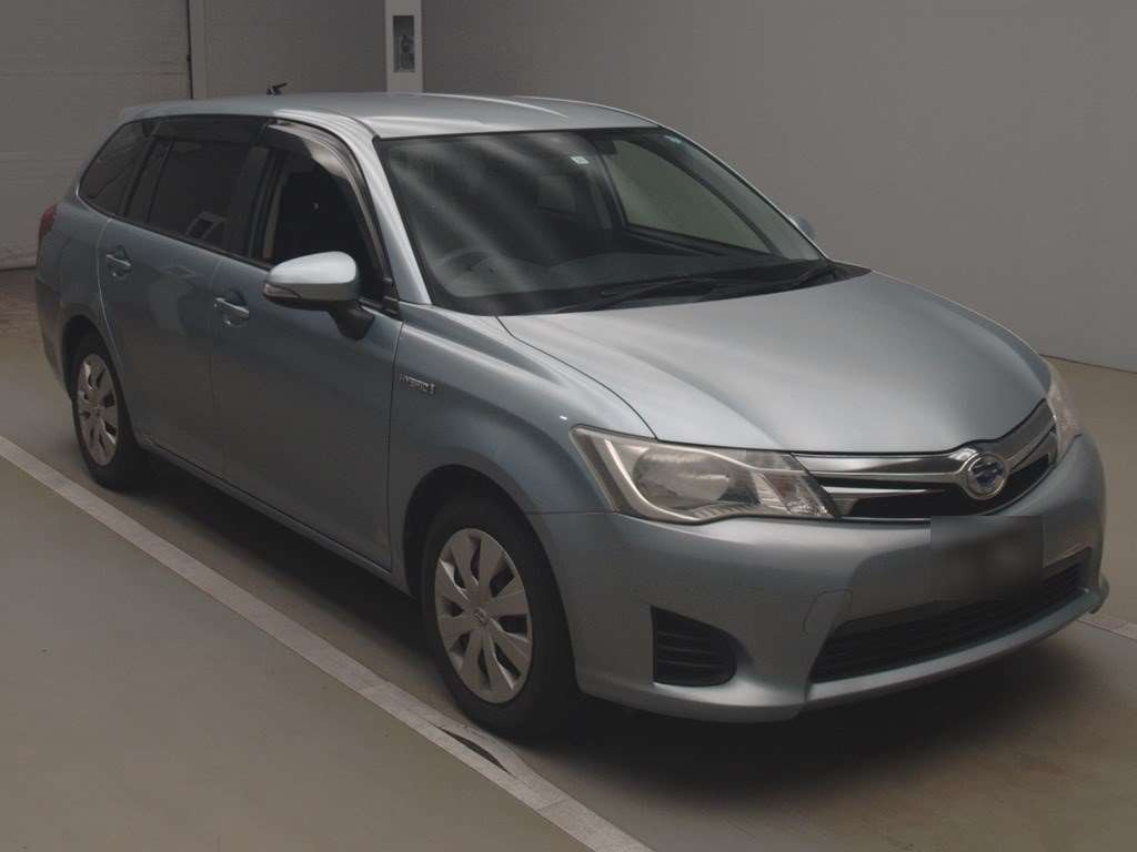 2013 Toyota Corolla Fielder NKE165G[2]