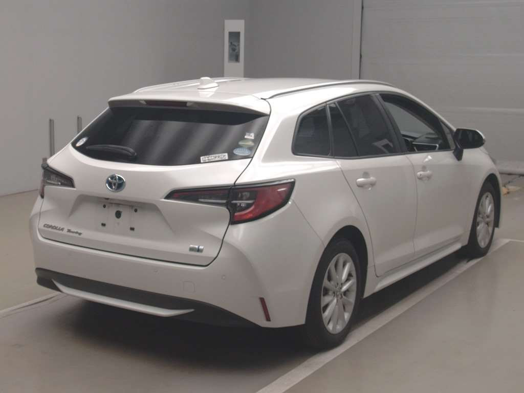 2020 Toyota Corolla Touring Wagon ZWE214W[1]