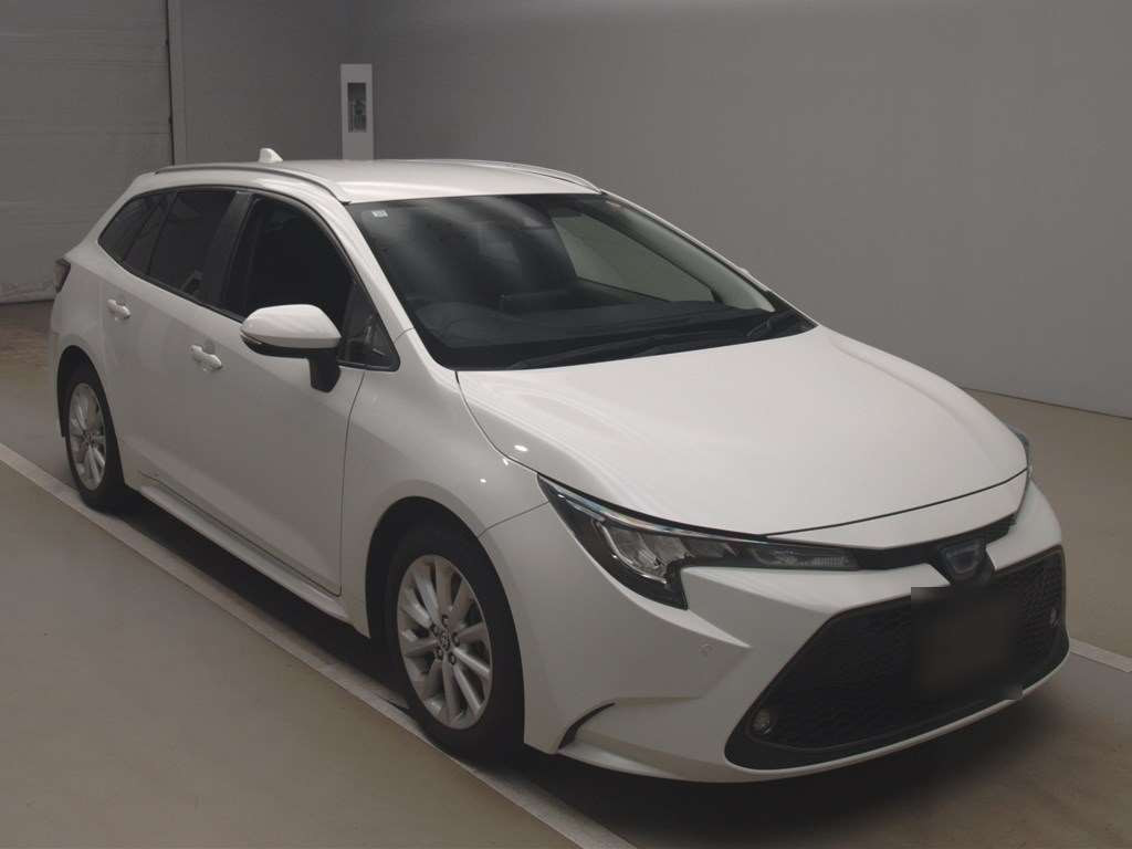 2020 Toyota Corolla Touring Wagon ZWE214W[2]