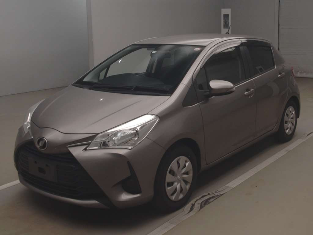 2017 Toyota Vitz NSP130[0]